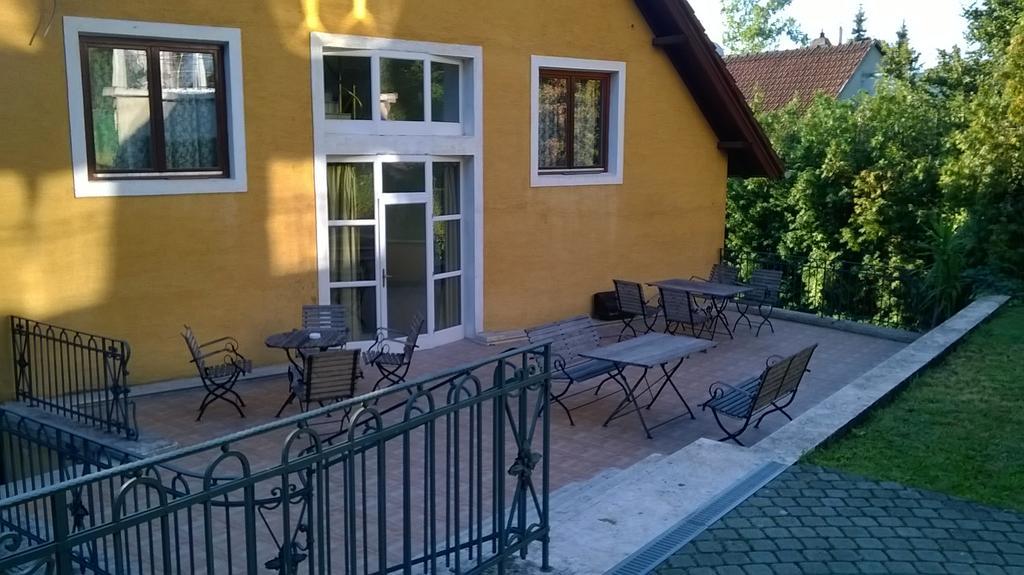 Nr 100 Szentendre Hotel Panzio Szolgaltatasok Luaran gambar