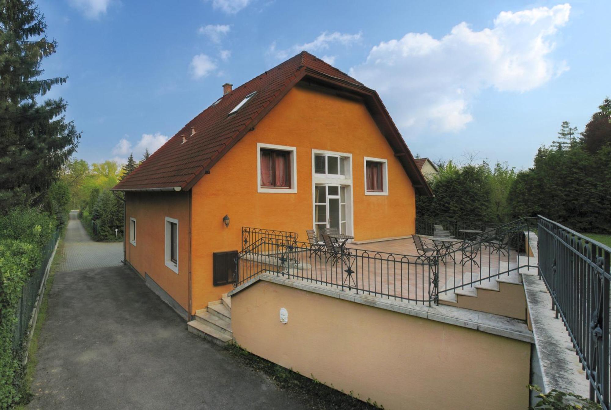 Nr 100 Szentendre Hotel Panzio Szolgaltatasok Luaran gambar