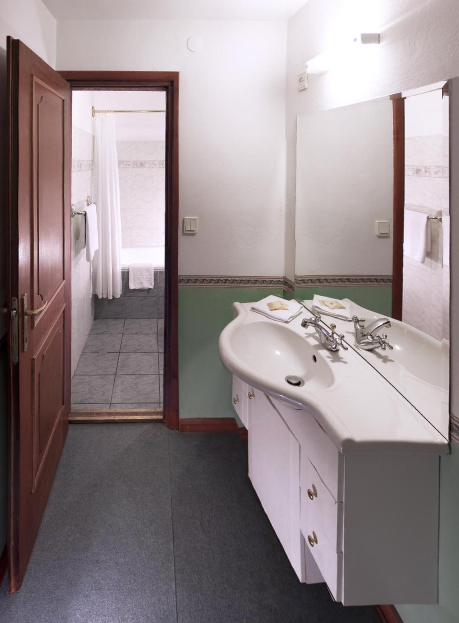 Nr 100 Szentendre Hotel Panzio Szolgaltatasok Luaran gambar