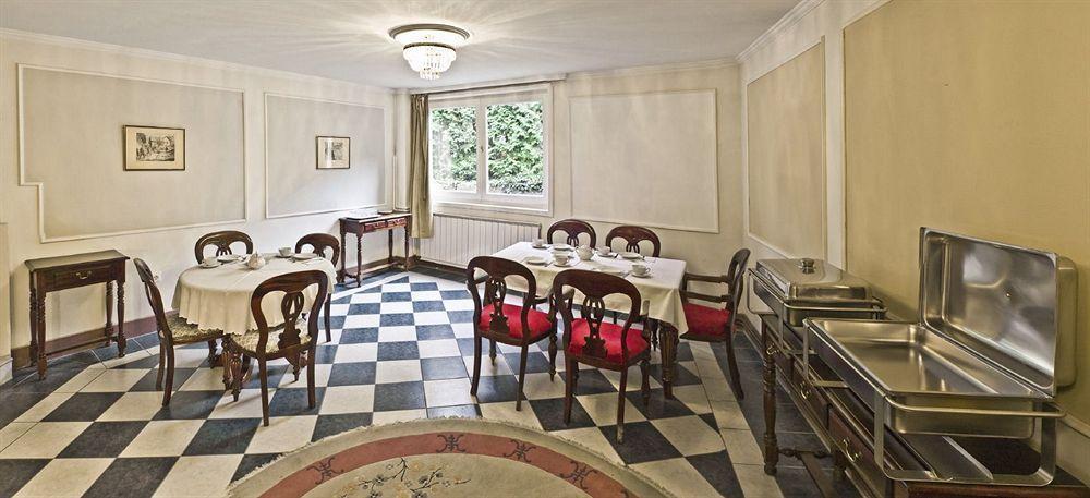 Nr 100 Szentendre Hotel Panzio Szolgaltatasok Luaran gambar