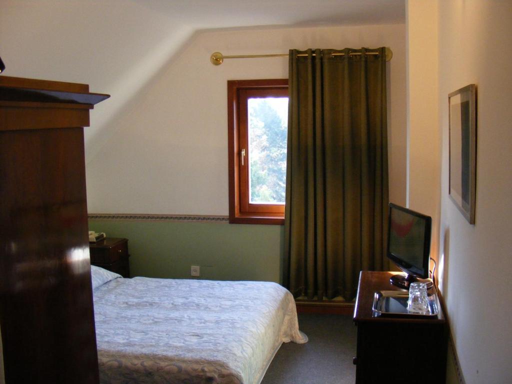 Nr 100 Szentendre Hotel Panzio Szolgaltatasok Bilik gambar