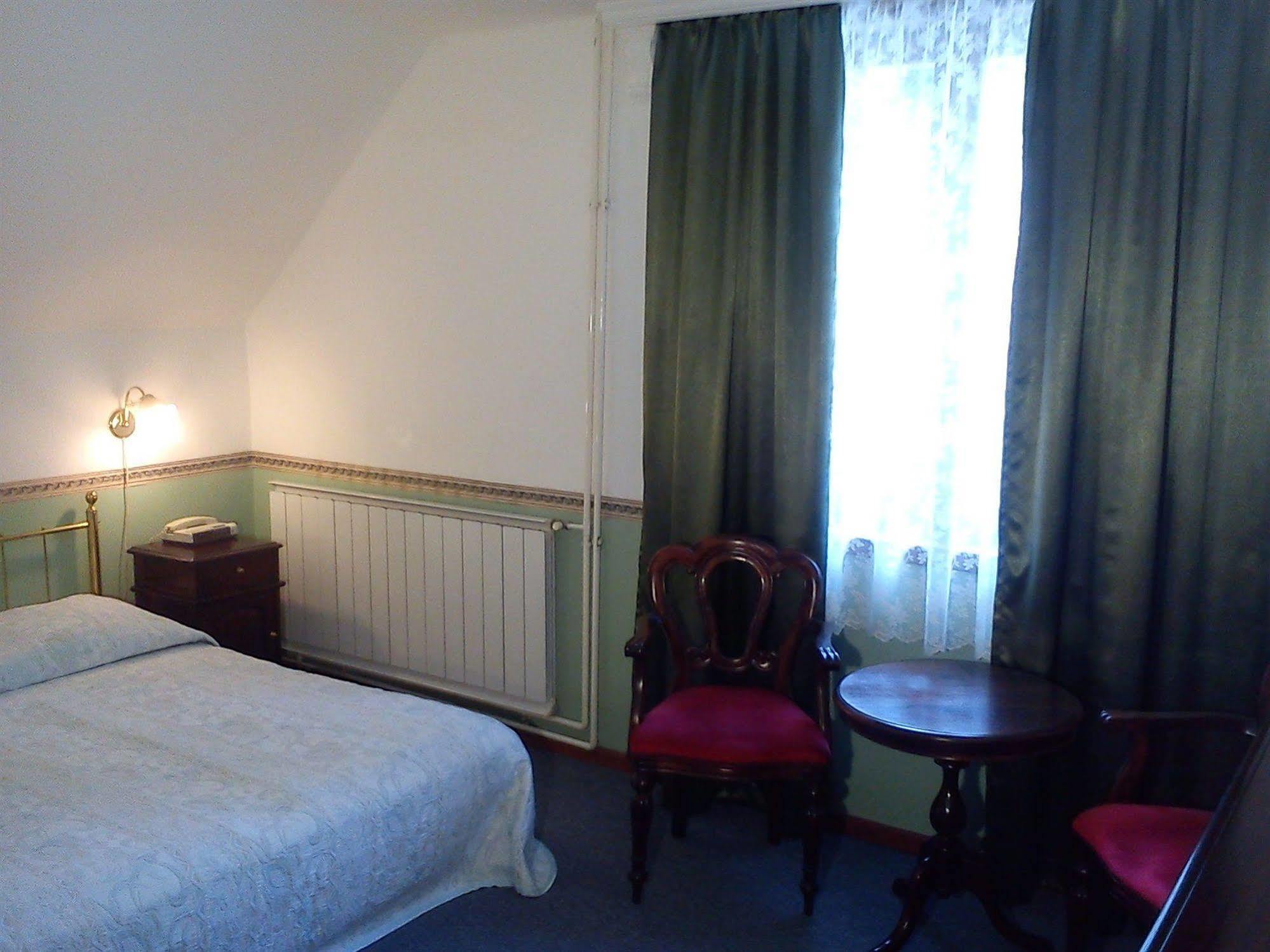 Nr 100 Szentendre Hotel Panzio Szolgaltatasok Luaran gambar